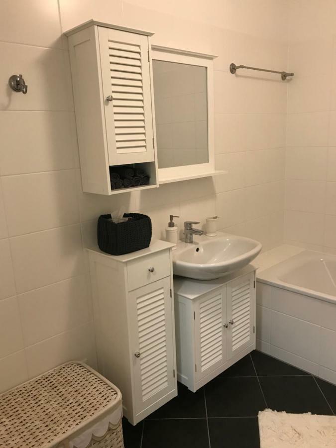 Apartment Hauptbanhof And Belvedere Two Bedroom *